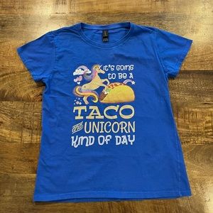 Women’s funny Unicorn & Taco graphic tee size M.